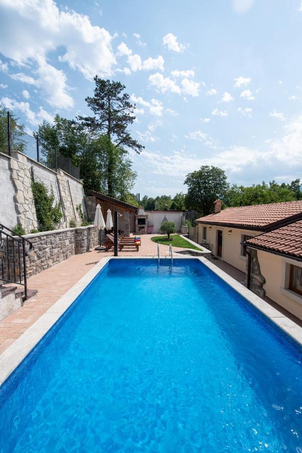 Vila Kuca Za Odmor Jurdani Exteriér fotografie